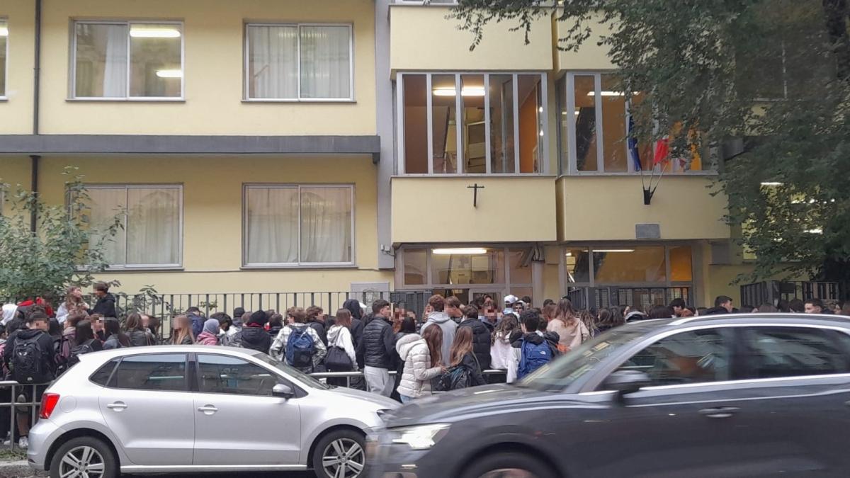, Picchetto al Liceo Virgilio dopo le polemiche sulla Chiesa di Gaza.Annunciato ...