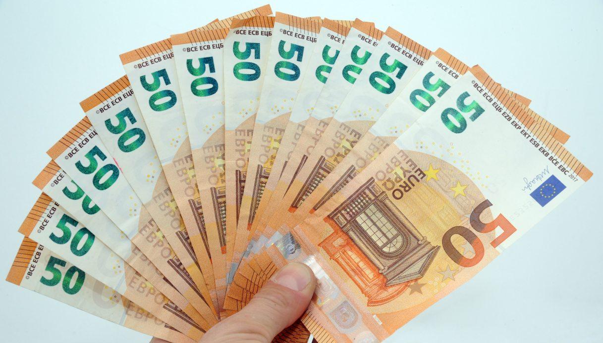 A gennaio in Italia gli stipendi erano tra 440 e 13 milioni, tabella con categorie di reddito