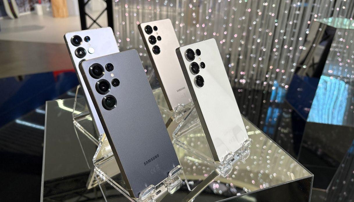 Il Galaxy S25 costa Natale per Natale: non si vede il motore anteriore